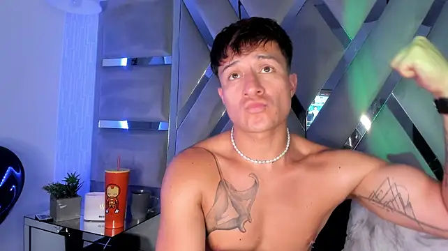 Show modela Hassbyd na web-kameri
