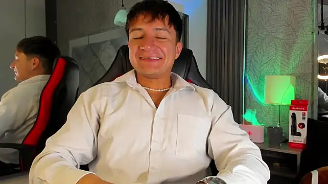 Hassbyd Шоу с уебкамера