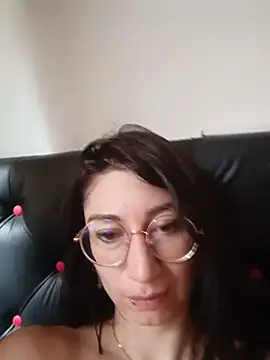 Show modela alessialouren na web-kameri