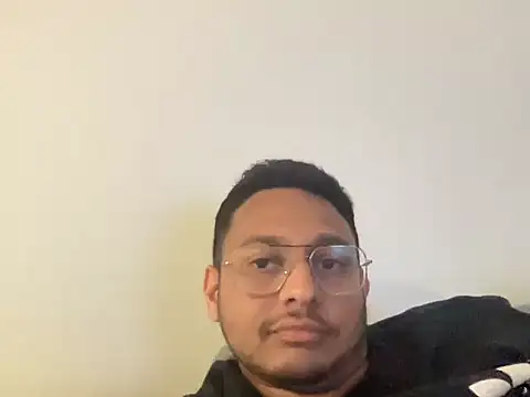 jdawgbigbull16 Show in webcam