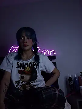 Littlee_siin_ webcam show