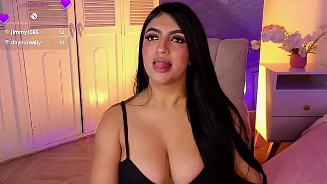Sara_Blazee Show Webcam