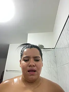 צ'אט XXX בשידור חי של NaniGgold