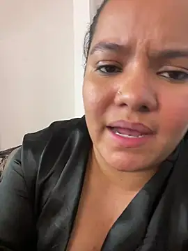 Chat +18 de NaniGgold ao vivo