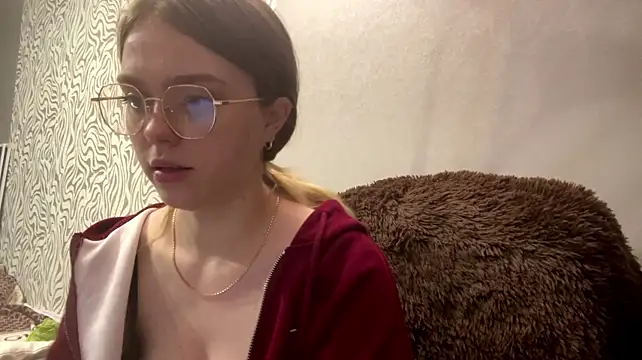 ShavonneFahrenkrug Adlı Modelin Canlı XXX Sohbeti