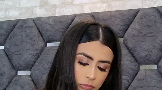 Pokazy przed kamerką – Gia_Sinclaire