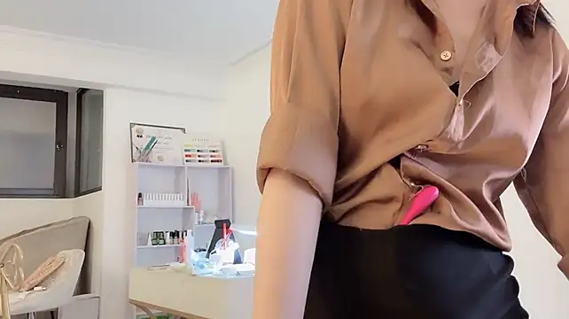 Luxe_Spa Show in webcam