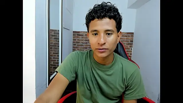 Pertunjukan Kamera Web WIZARD-ALESSANDRO