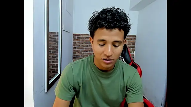 WIZARD-ALESSANDRO Adlı Modelin Web Kamerası Şovu