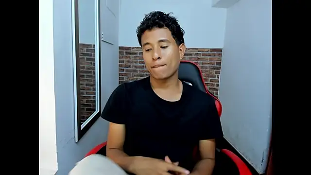 WIZARD-ALESSANDRO webcam show