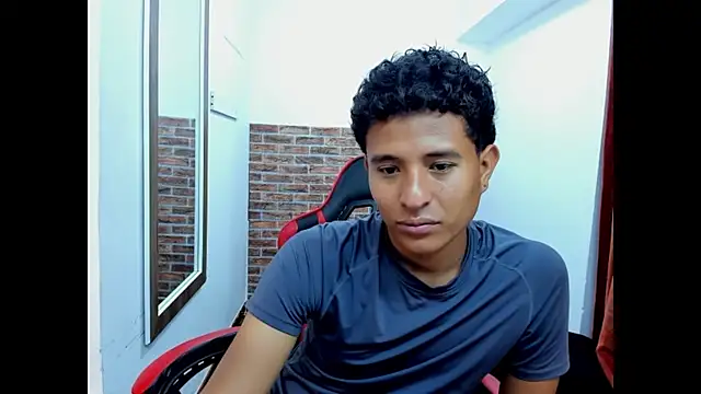 WIZARD-ALESSANDRO Show in webcam