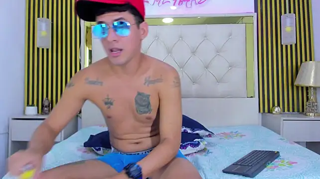 Show de McKinley_Snake na webcam