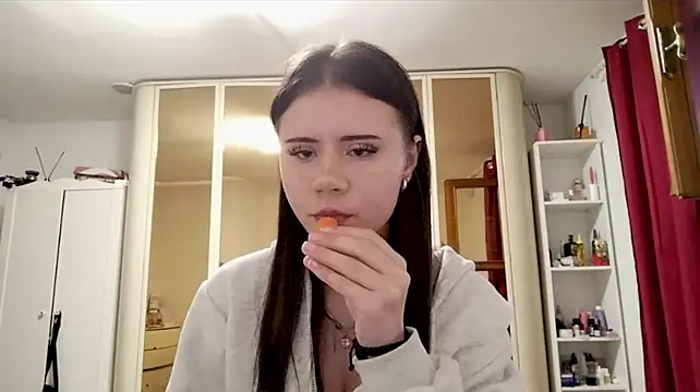 AnnieQute – Naživo XXX chat