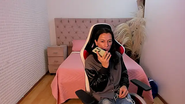 AleNoah_n Webbikameraesitys