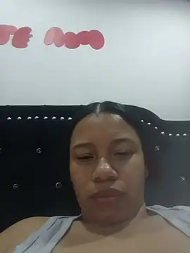 Hannaa_watsoon লাইভ XXX চ্যাট