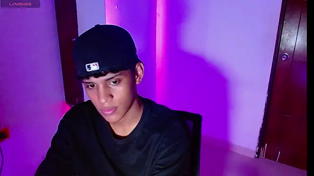 Show modela tommy_joyer_ na web-kameri
