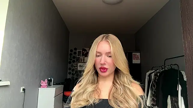 TericaEllermann Adlı Modelin Canlı XXX Sohbeti