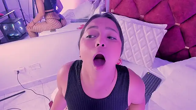 Pertunjukan Kamera Web JadehMontana