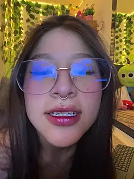 Neftis_lyria Show in webcam