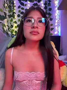 Neftis_lyria Adlı Modelin Web Kamerası Şovu
