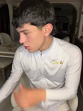 Show modela Bryanwild na web-kameri