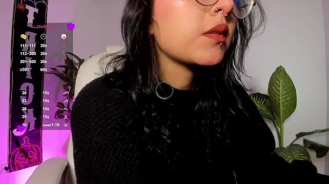 Chat +18 de kiitsune_cas ao vivo