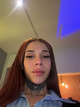 הופעת וובקאם של Callme_Godeesxx