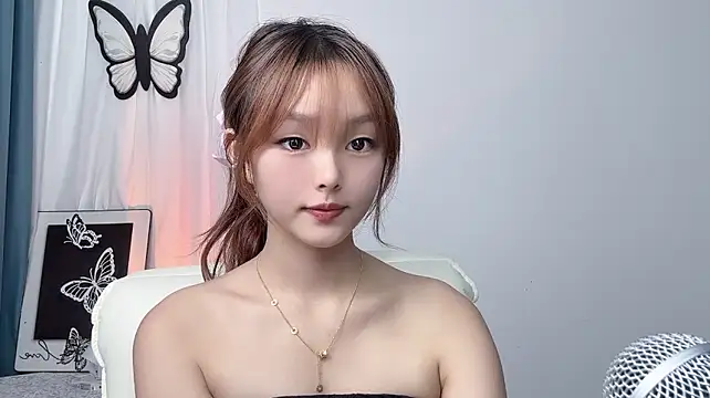 Chat +18 de XiaoPiPi8888 ao vivo