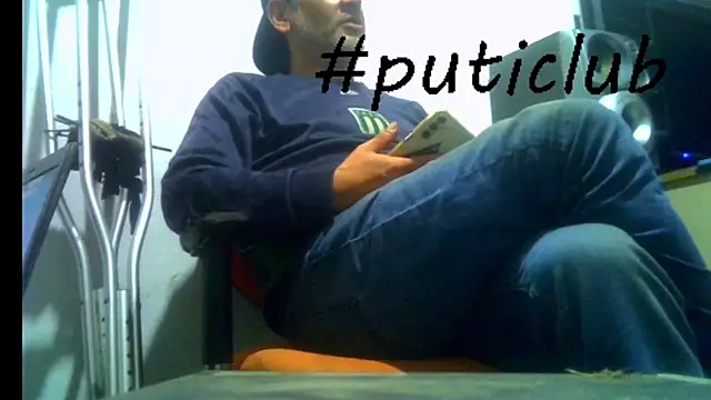 הופעת וובקאם של puticlub1234