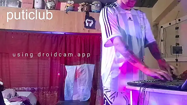 הופעת וובקאם של puticlub1234