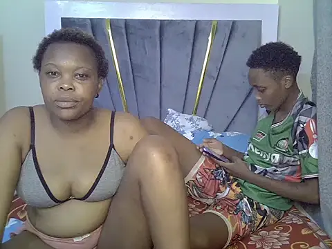 SexxyCherries webcam show