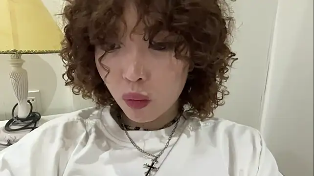 IleanaGoodfriend's Live XXX Chat