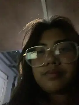 YaraSmith Pertunjukan Webcam