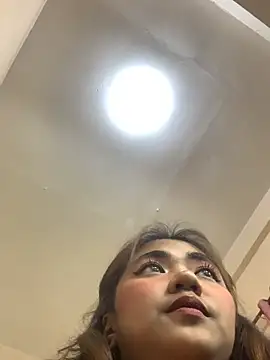 YaraSmith Live XXX-Chat