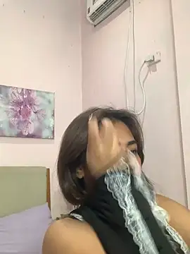 YaraSmith Pertunjukan Webcam