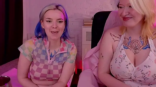 Bluedew's Live XXX Chat