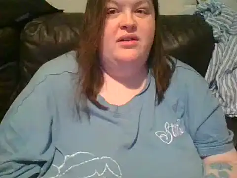Show modela CurvyKirstiesX na web-kameri