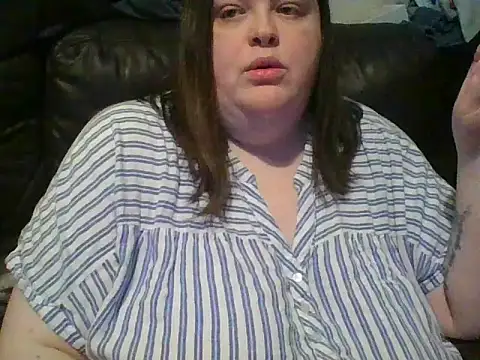 CurvyKirstiesX live XXX chat