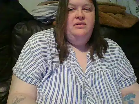 צ'אט XXX בשידור חי של CurvyKirstiesX