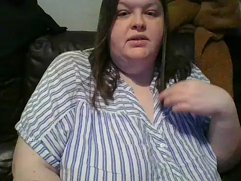 CurvyKirstiesX Chat XXX in diretta