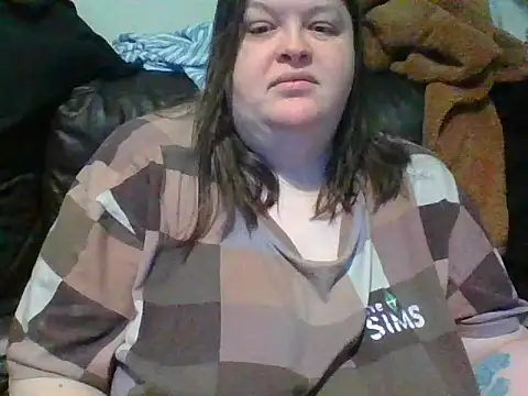 CurvyKirstiesX Show in webcam