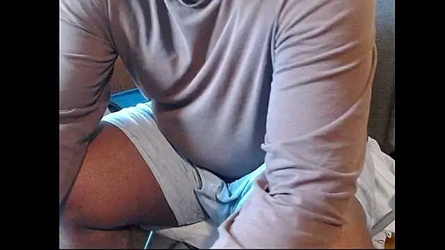 thr33strik3s' Webcam Show