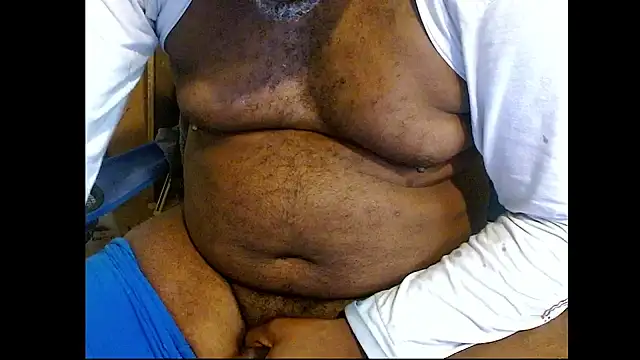 thr33strik3s Show in webcam