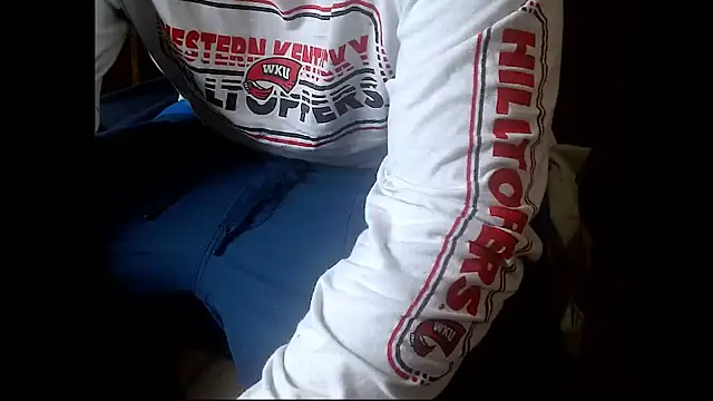 thr33strik3s Show in webcam