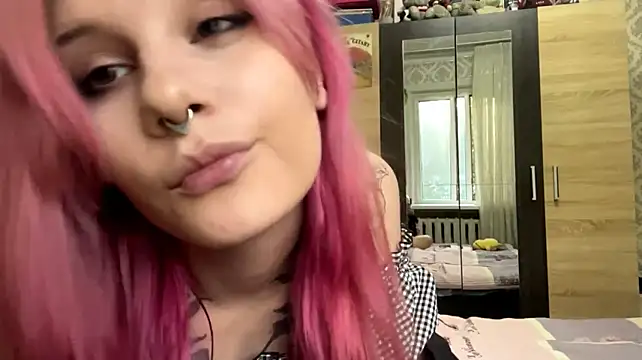 Show modela HerminaJenkins na web-kameri