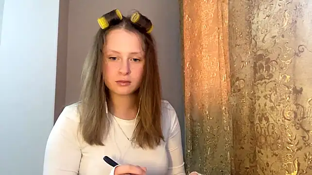 Show modela KarimaStubbe na web-kameri