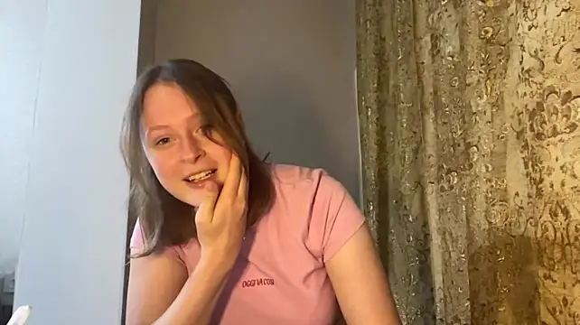 KarimaStubbe Adlı Modelin Canlı XXX Sohbeti