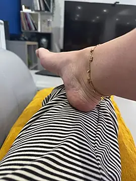 Meet_My_Feet-xox Chat XXX in diretta