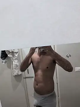 Pokazy przed kamerką – hornyguy9957