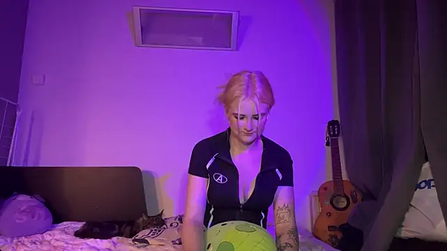LorineFavaro's Webcam Show